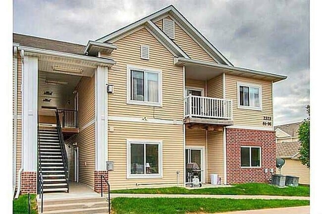 Photo - 2323 E Porter Ave Unidad Vineyard @ Carman Estates #90