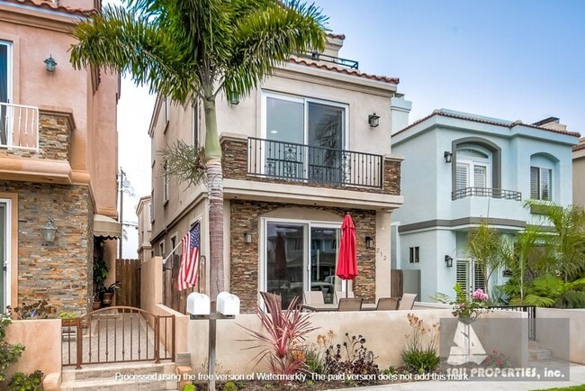 Photo - Gorgeous, Large downtown Huntington Beach Vacation Rental