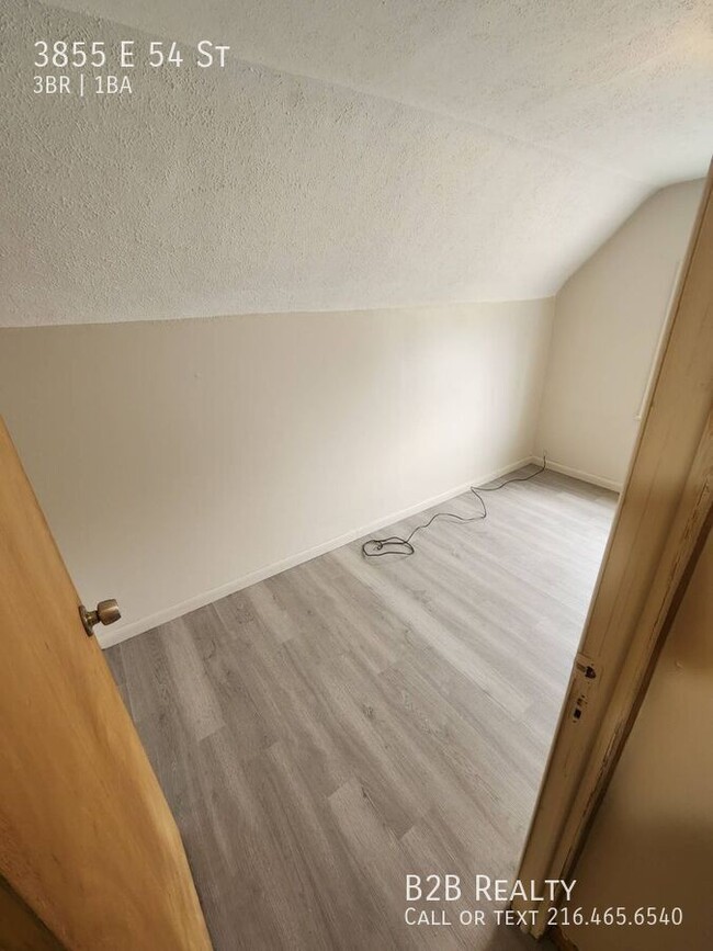 Photo - 3855 E 54th St