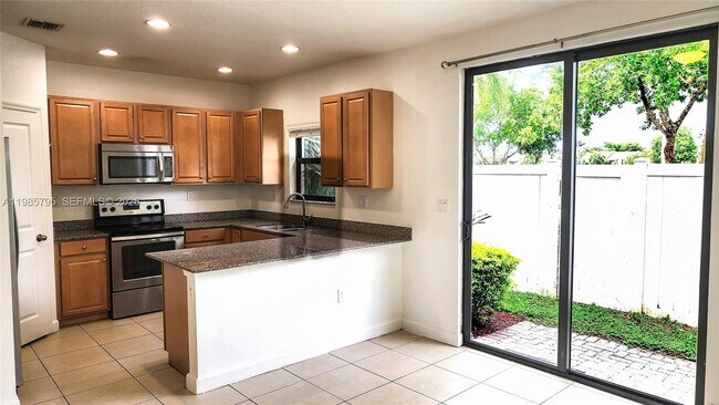 Photo - 470 NE 194th Terrace