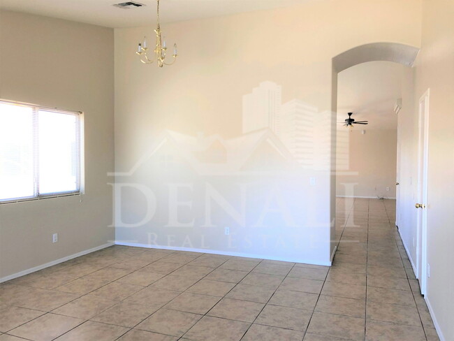 Photo - 16023 W Williams St