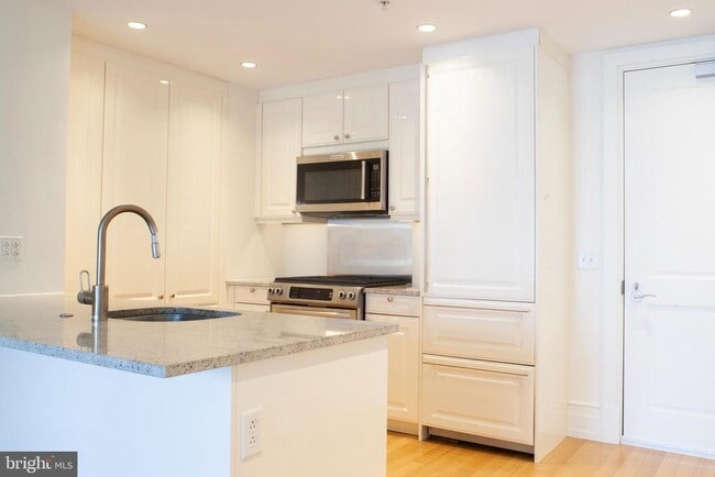 Photo - 130 S 18th St Unit 603