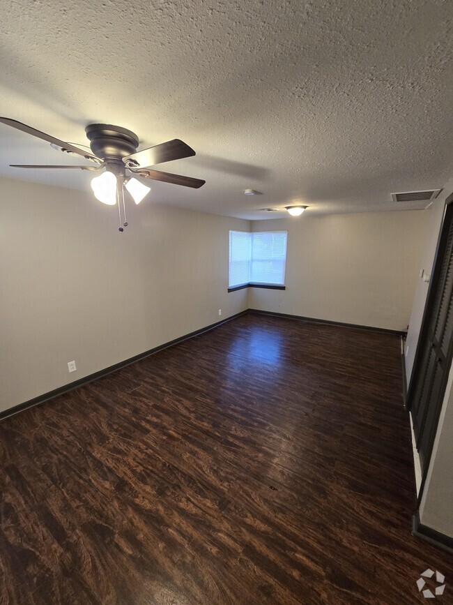 Building Photo - 2009 S Joplin St Rental