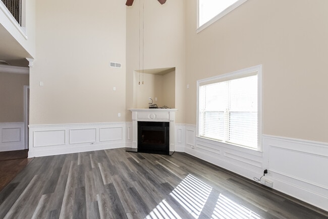 Photo - 425 Ripsaw Ct