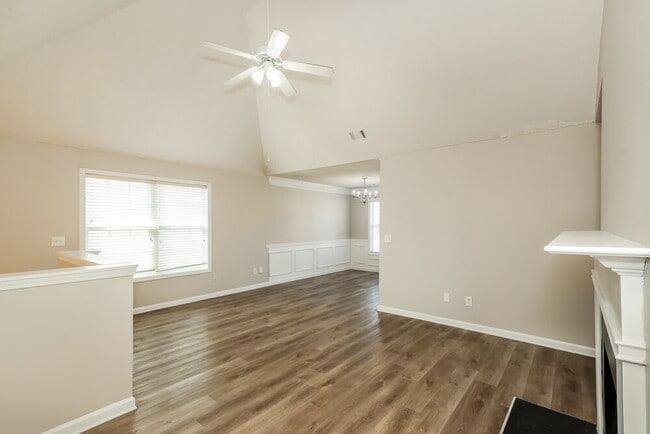 Photo - 1906 Dalton Way