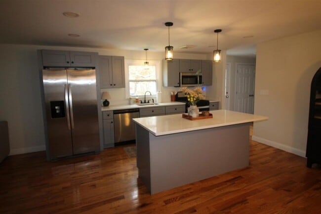 4 Ferland Dr