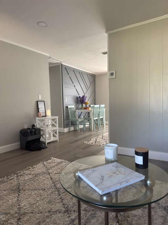 Photo - 2021 Valley Dr