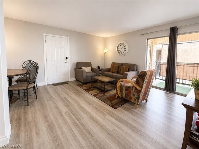 Building Photo - 5026 River Glen Dr Unit 162