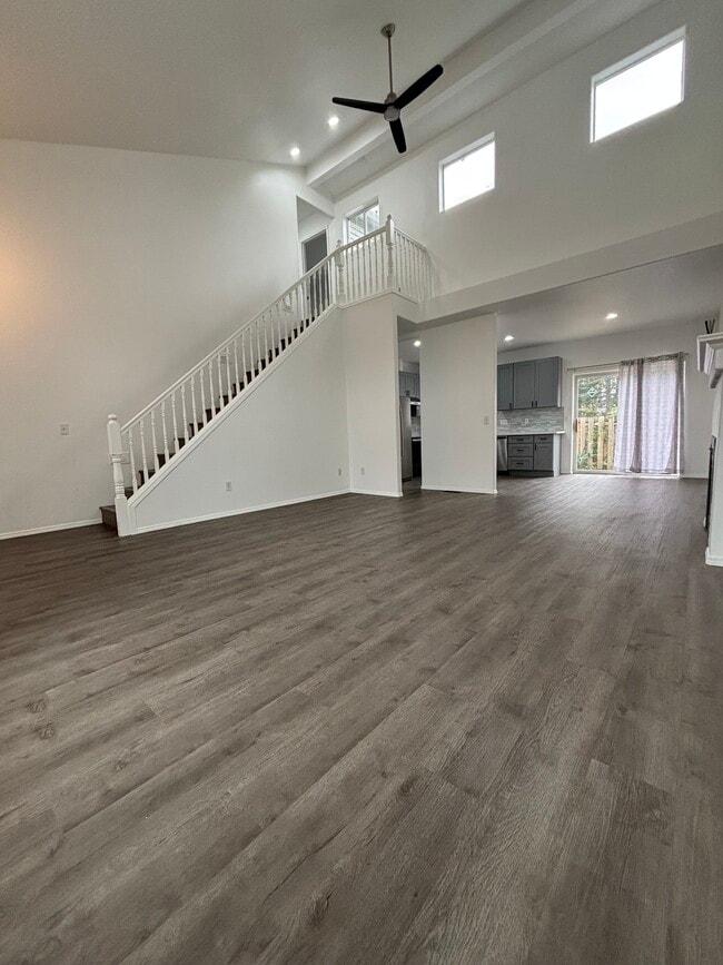 Photo - 20115 NE Halsey St