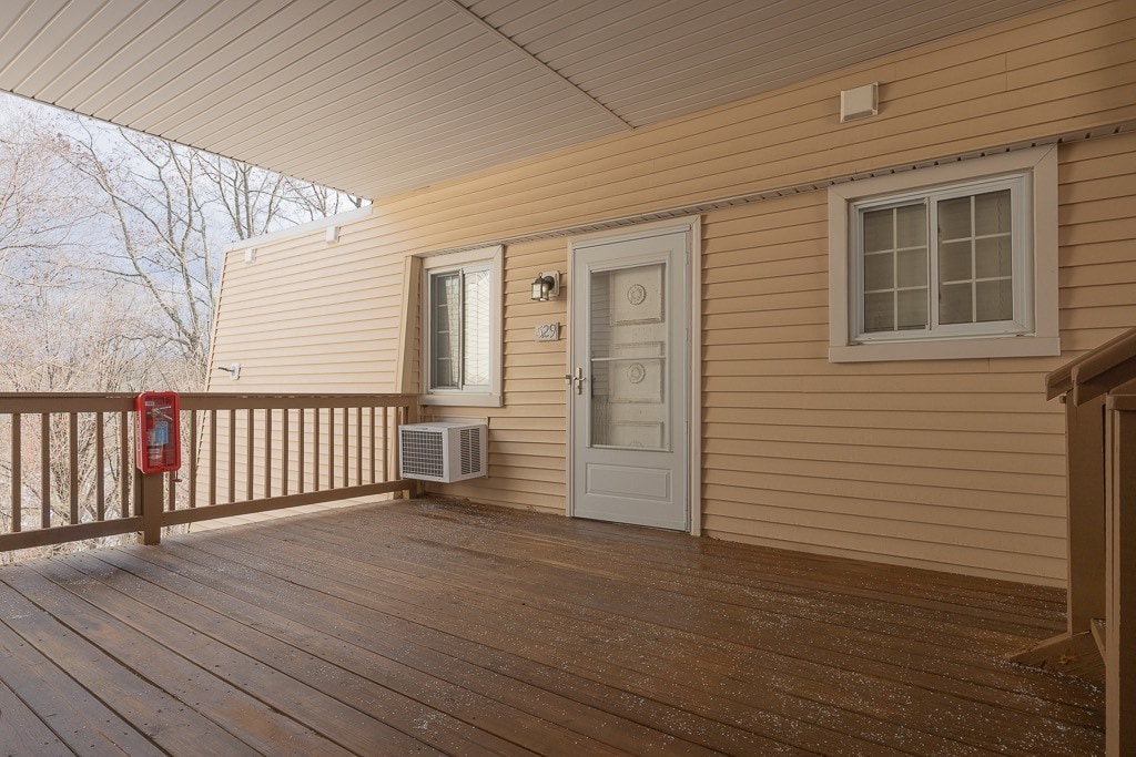 Photo - 529 Fox Run Ln