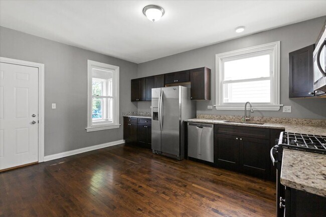 Photo - 5344 W Eddy St Unit 1