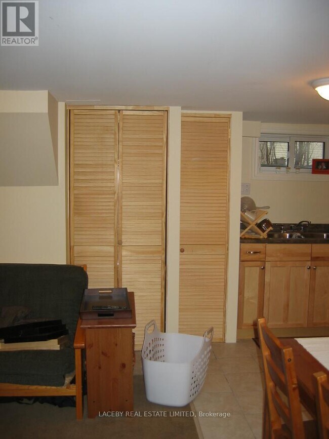 Photo - 2163 King Rd