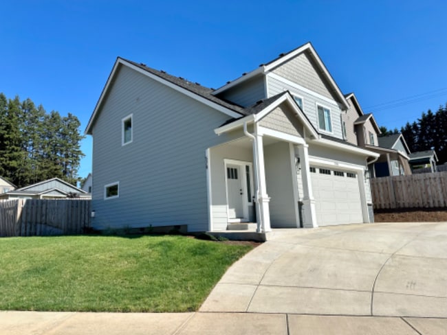 578 Evelyn Vly St SE