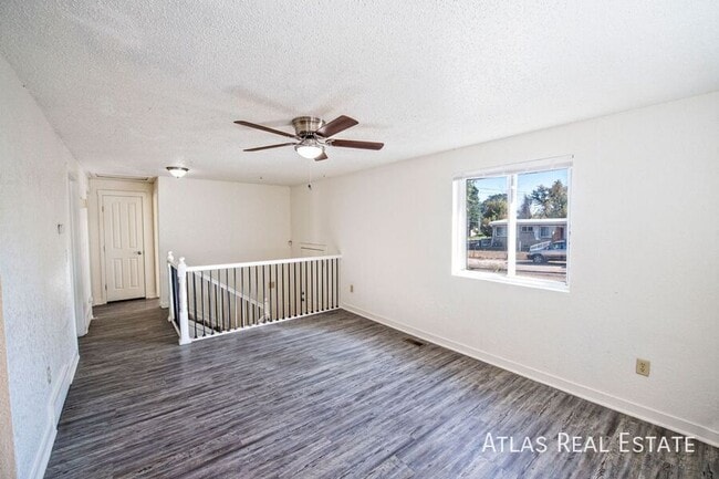 Photo - 2001 W Caspian Pl