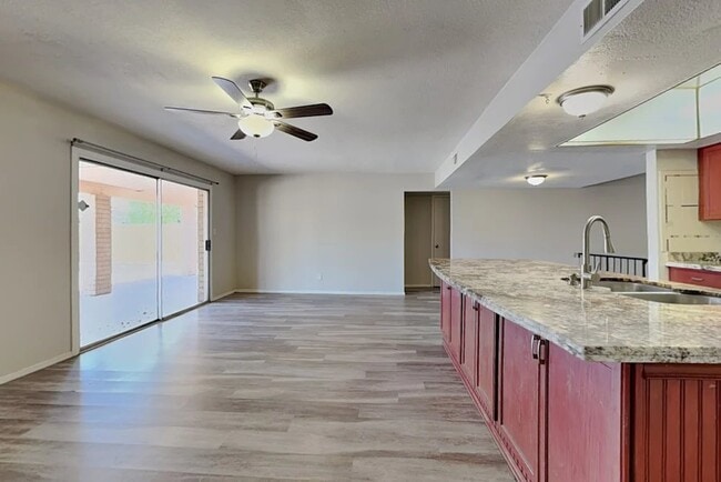 Photo - 4841 W Vogel Ave