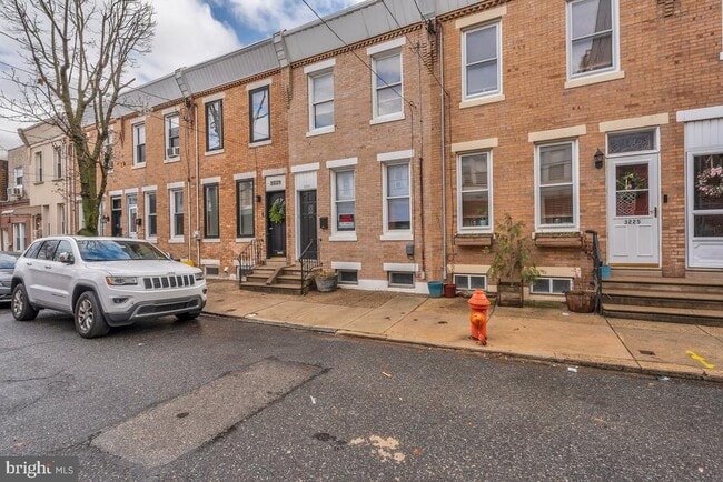 Building Photo - 3227 Chatham St