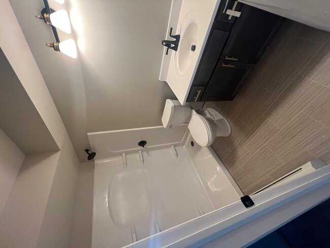 Photo - 121 W 2nd St