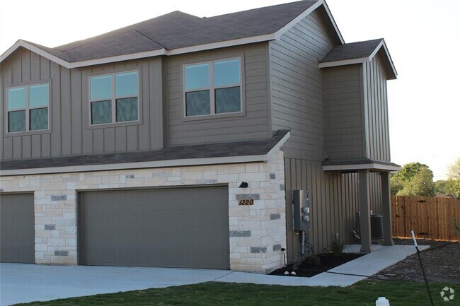 Building Photo - 1220 Garland Rd Rental