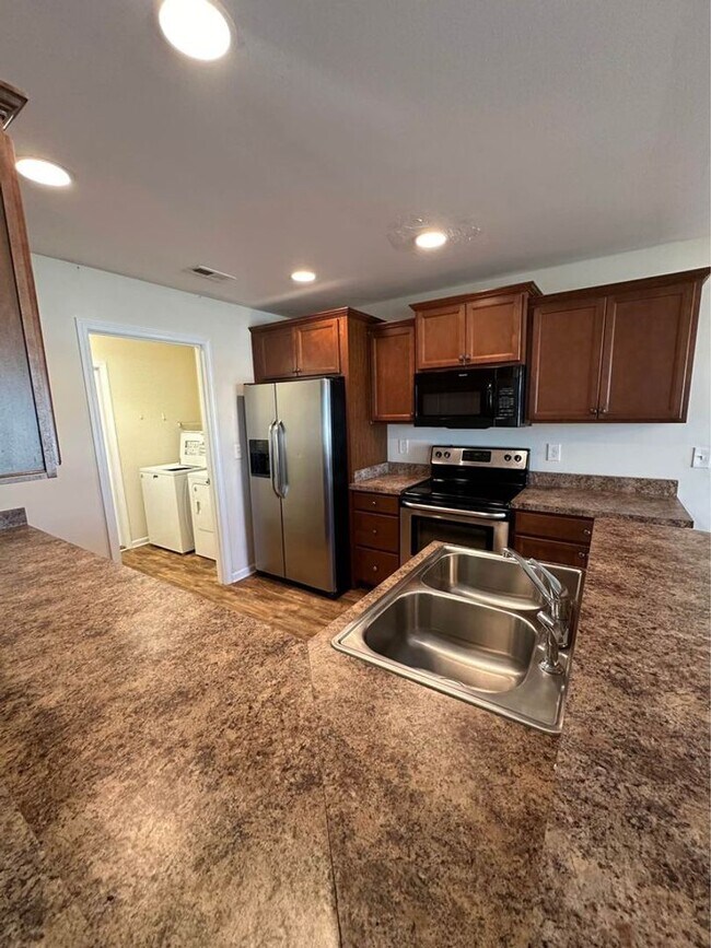 Now Available Porters Bay in Loris! Rental House Rental in Loris, SC