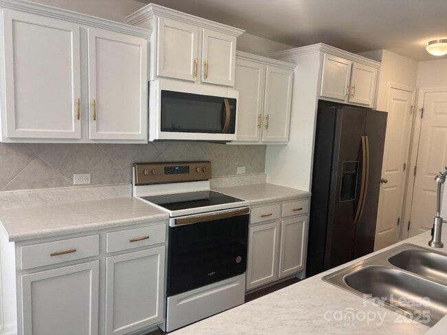 Photo - 3220 Capitol Dr