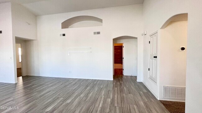 Photo - 12821 Rock Cliff Ave