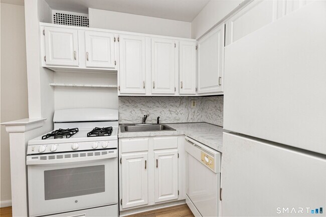 Photo - 125 Prospect St Unit APT 2D
