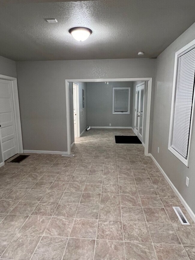 Charming Home in Abilene! Rental House Rental in Abilene, KS