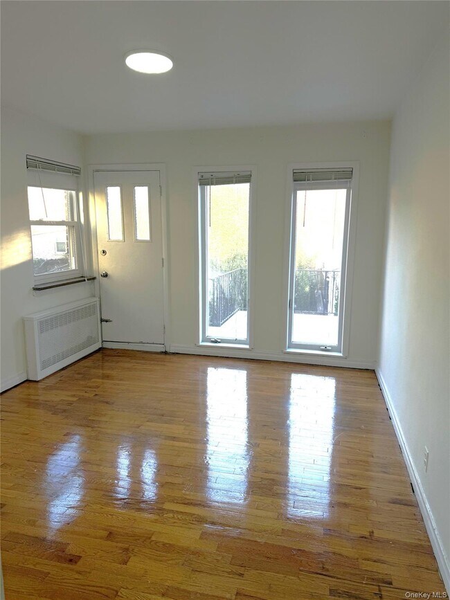 Photo - 40-19-4196 196th St