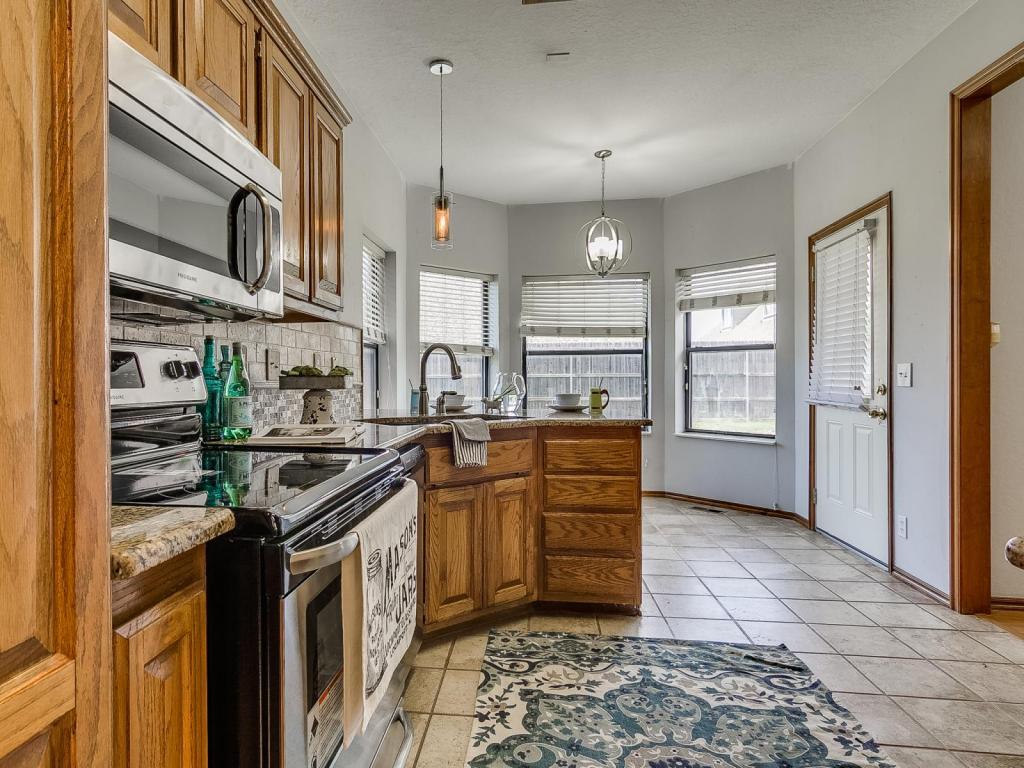 Photo - 18513 Chestnut Oak Dr