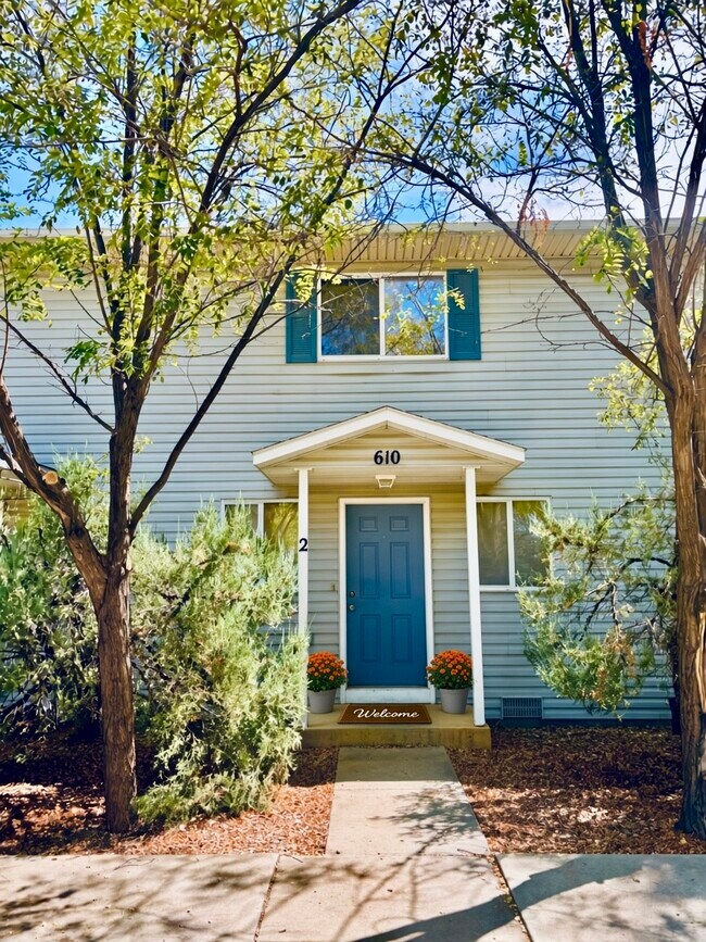 Front Entrance - 610 S Cedar St Unit #2