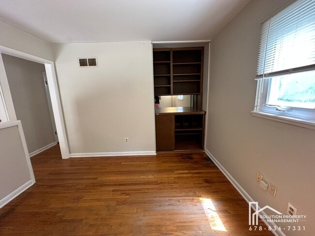 Photo - 1323 Hilton Dr