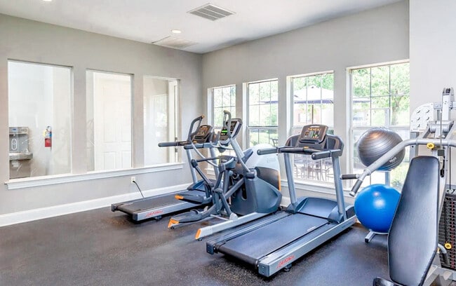 66bb48e7-ff84-441e-96f3-97558617ea04 - Muirfield Village Apartments