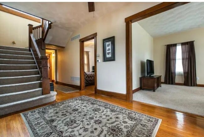 Photo - 1749 Clarke Dr