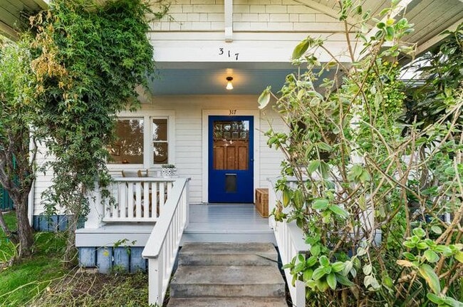 Building Photo - 317 Loma Vista Ave