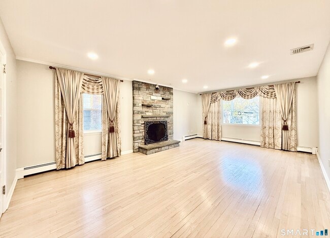 Photo - 36 Center Dr