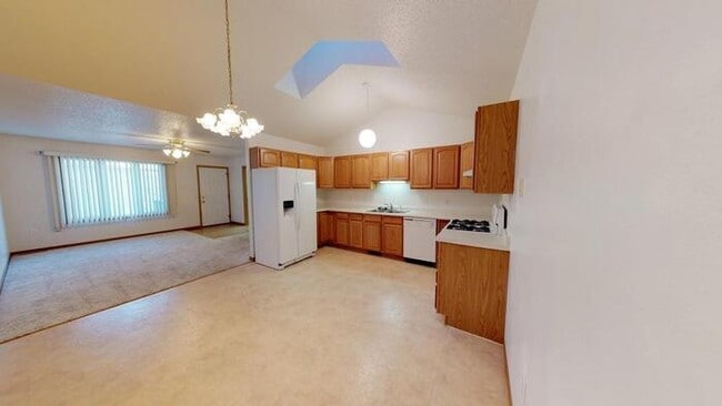 Building Photo - 310 S 13th St