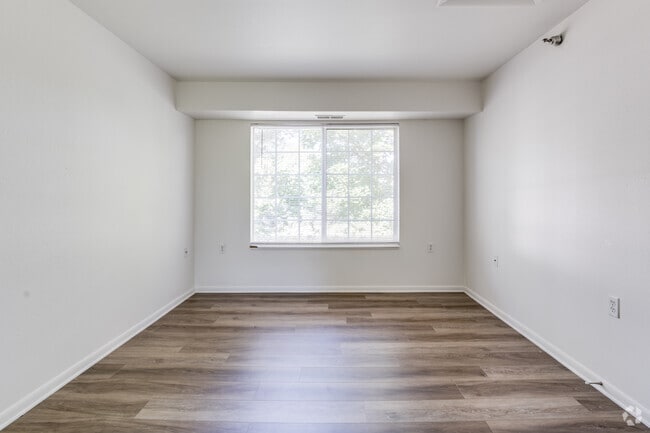 2 BR, 1 BA, 877 SF - Eastbrook Apartments