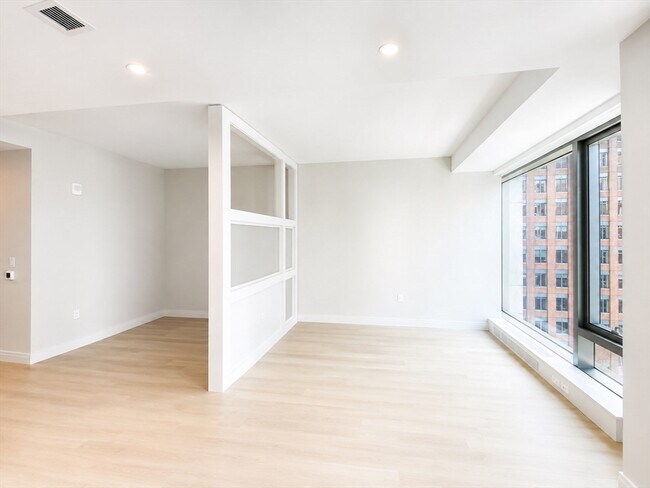 Photo - 133 Seaport Blvd Unit 921