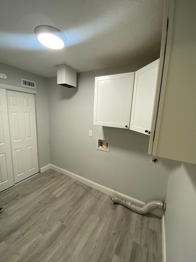 Photo - 3243 Summerhill Ln