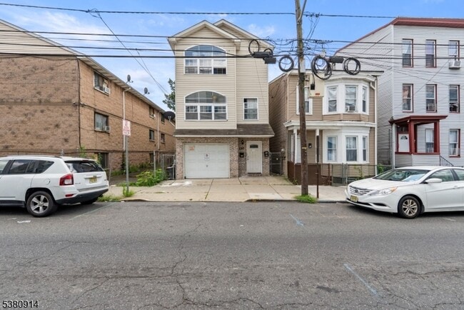 Building Photo - 110 16th Ave Rental
