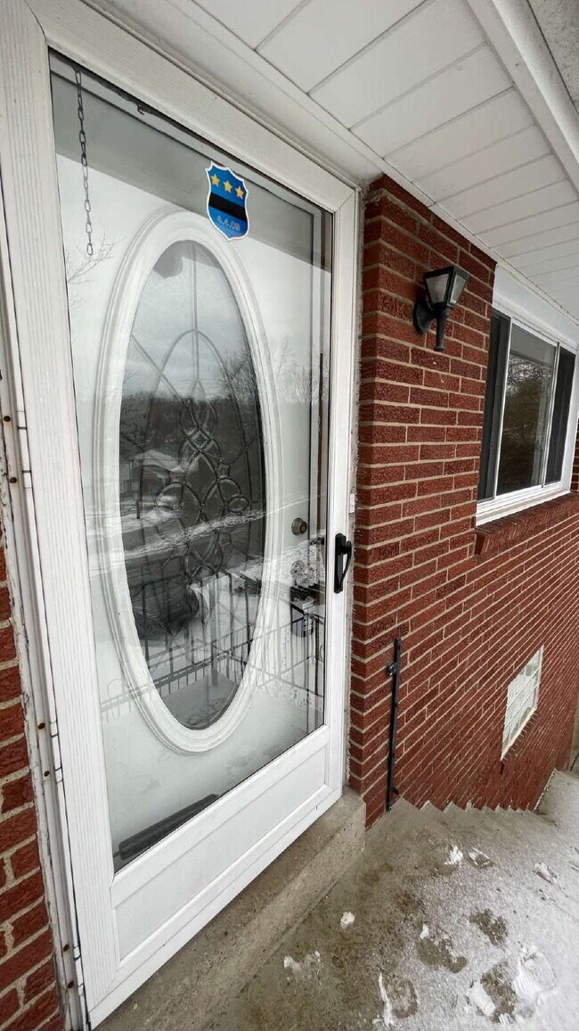 Photo - Charming 3 bed, 2 bath with finished basement!