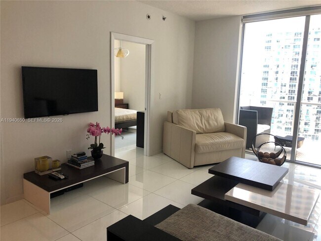 Photo - 1060 Brickell Ave Unit 1915
