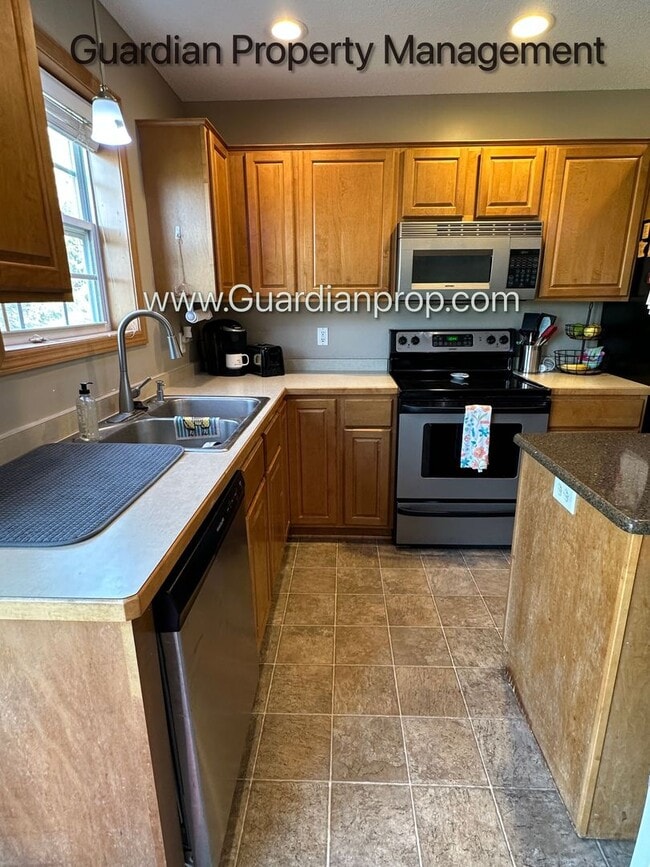 Photo - Lakeville End Unit Town Home, 2 Car Garage, 2.5 Baths, Walk out Patio, Available July