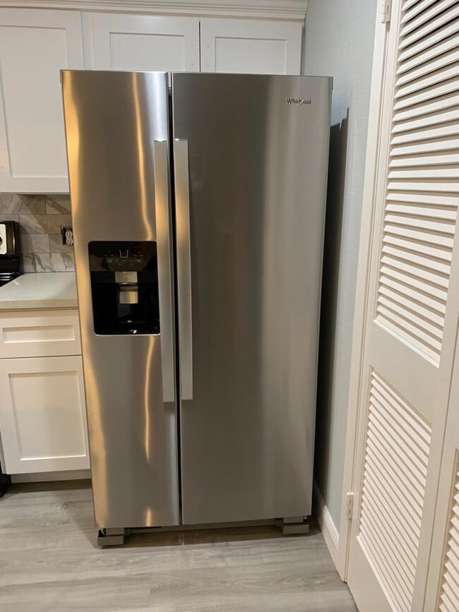 Photo - 1900 Peach Ave