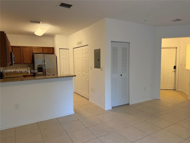 Photo - 8960 NW 97th Ave Unidad 216