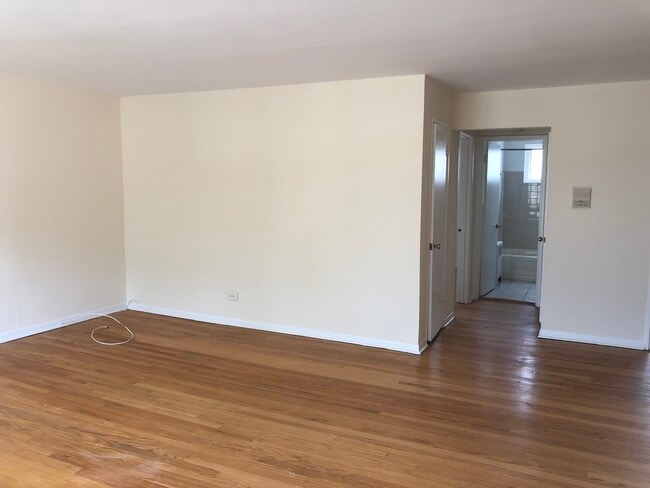 Photo - 6130 N Seeley Ave Unit 3S