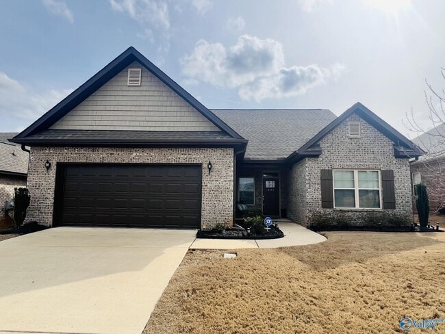 Building Photo - 292 Holt St