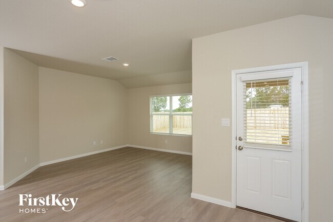 Photo - 31753 Untrodden Way