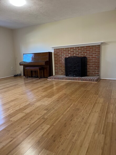 13114 Fernedge Rd