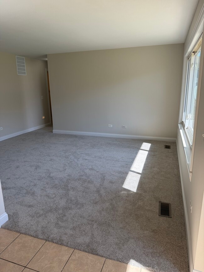 Photo - 681 Thorntree Ct